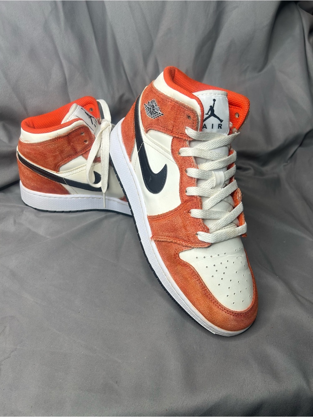 Nike Air Jordan 1 Mid Team Orange Black Sail White DV1336-800 GS Size 6.5Y